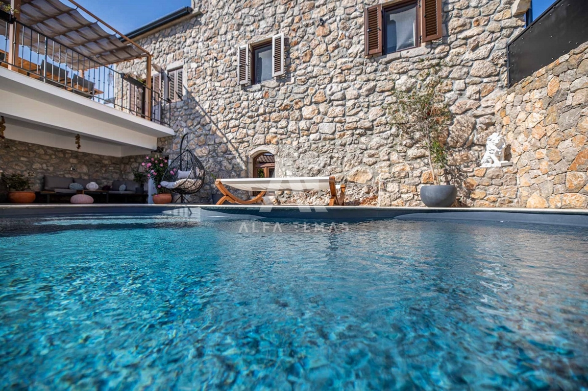 Vrbnik, okolica, mediteranska kamnita vila z bazenom!! ID 320