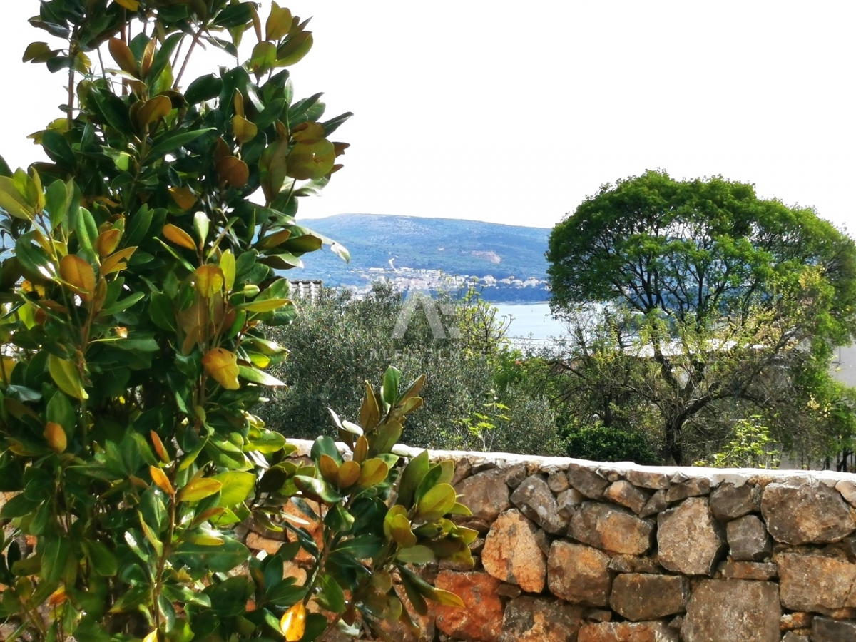 Samostojna mediteranska vila z bazenom na Krku - ID 400