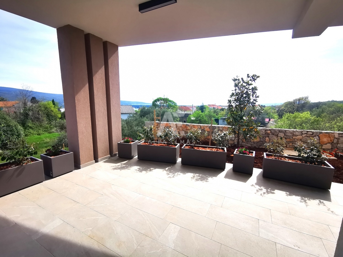 Samostojna mediteranska vila z bazenom na Krku - ID 400