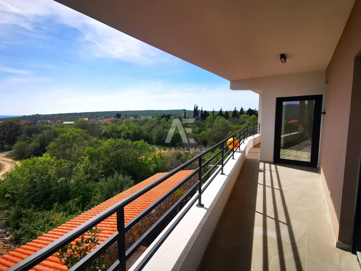 Samostojna mediteranska vila z bazenom na Krku - ID 400