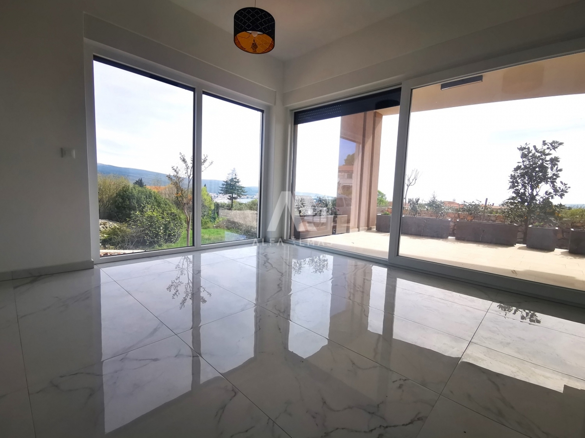 Samostojna mediteranska vila z bazenom na Krku - ID 400