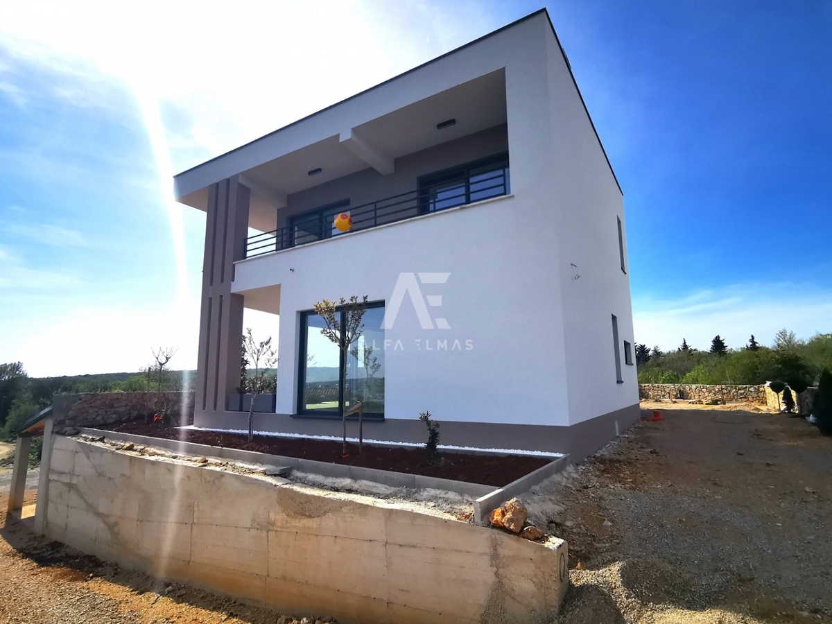 Samostojna mediteranska vila z bazenom na Krku - ID 400