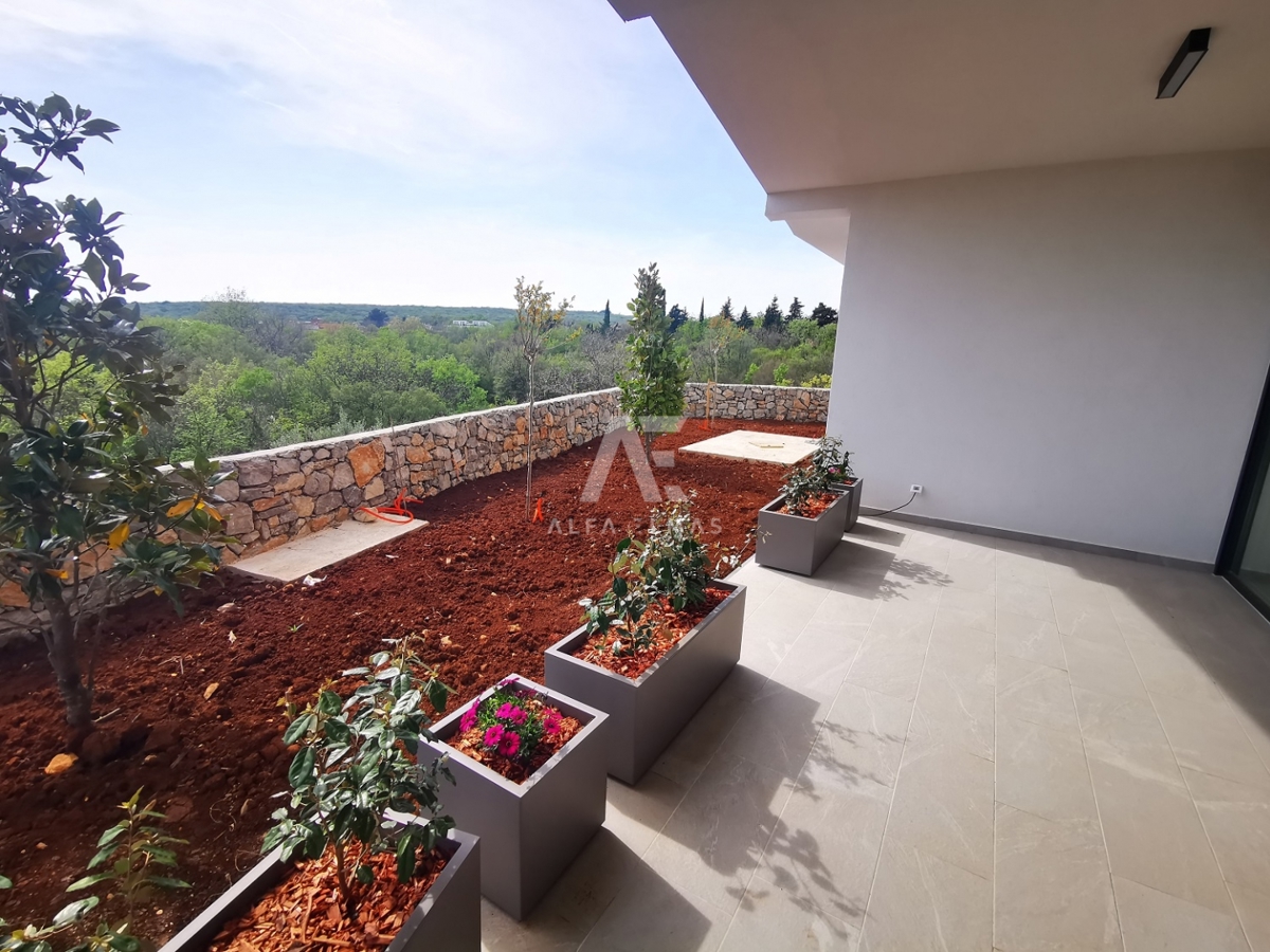 Samostojna mediteranska vila z bazenom na Krku - ID 400