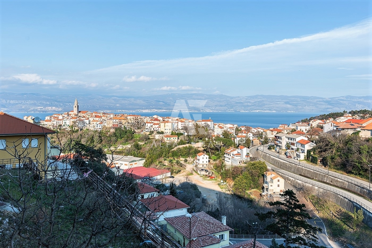 Vrbnik, trisobno stanovanje s čudovitim pogledom na morje!! ID 453