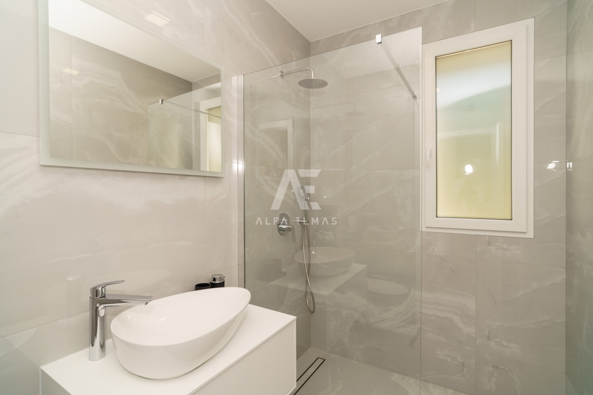 Crikvenica, okolica, impresivna vila s pogledom na morje! ID 618