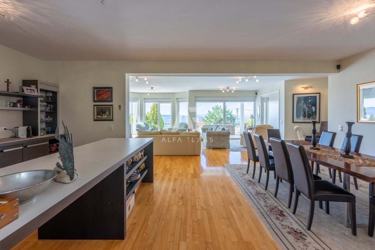 Crikvenica, luksuzna vila z bazenom in pogledom na morje! ID 657