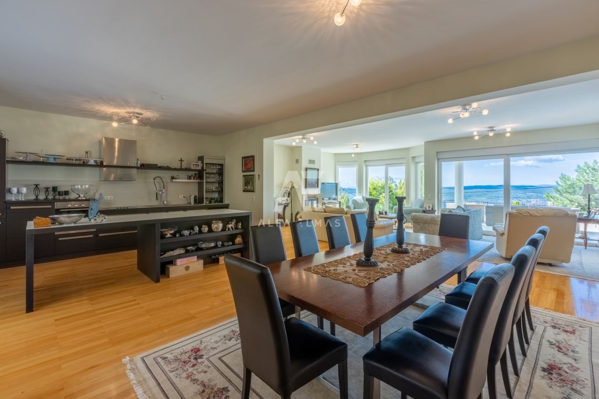 Crikvenica, luksuzna vila z bazenom in pogledom na morje! ID 657