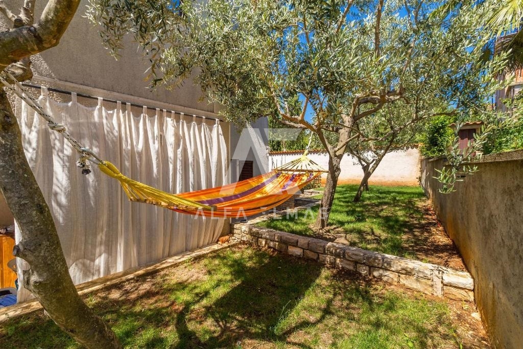 Krk, okolica, hiša s tremi apartmaji na mirni lokaciji! ID 84