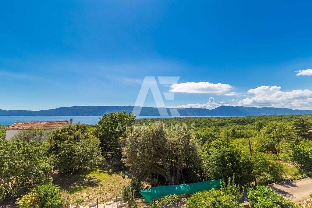 Krk, okolica, hiša s tremi apartmaji na mirni lokaciji! ID 84