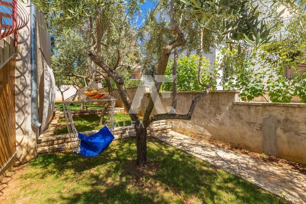 Krk, okolica, hiša s tremi apartmaji na mirni lokaciji! ID 84