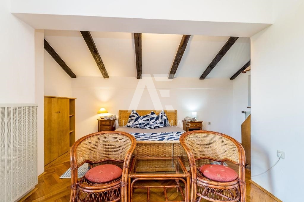 Krk, okolica, hiša s tremi apartmaji na mirni lokaciji! ID 84