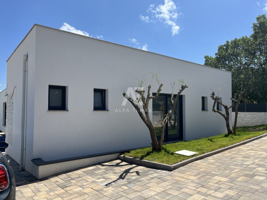 Luxury villa with a pool in a quiet location near Rovinj - ID 240