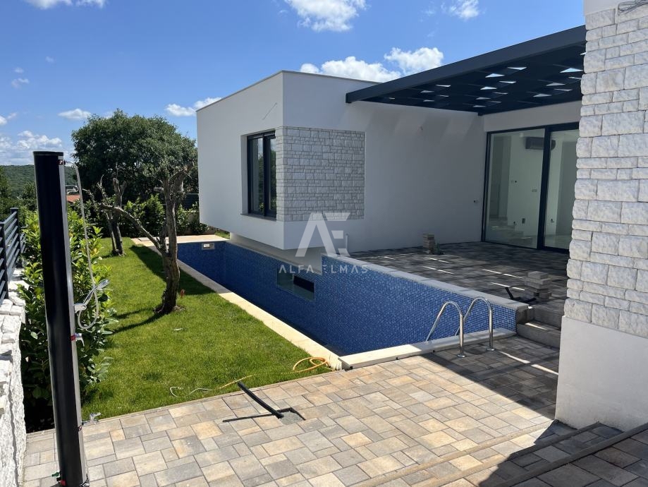 Luxury villa with a pool in a quiet location near Rovinj - ID 240