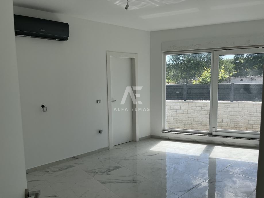Luxury villa with a pool in a quiet location near Rovinj - ID 240