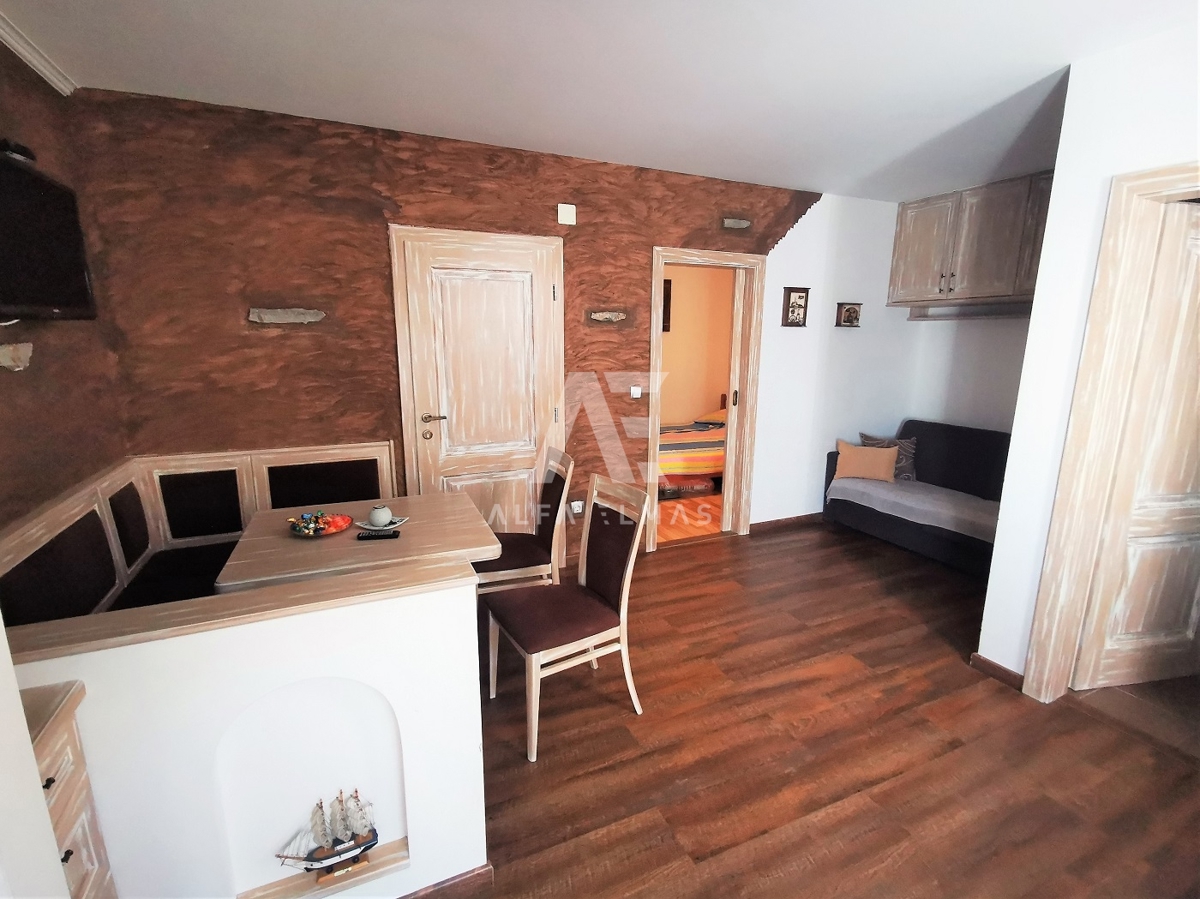 Šilo, stanovanje na mirni lokaciji z velikim dvoriščem!! ID 343