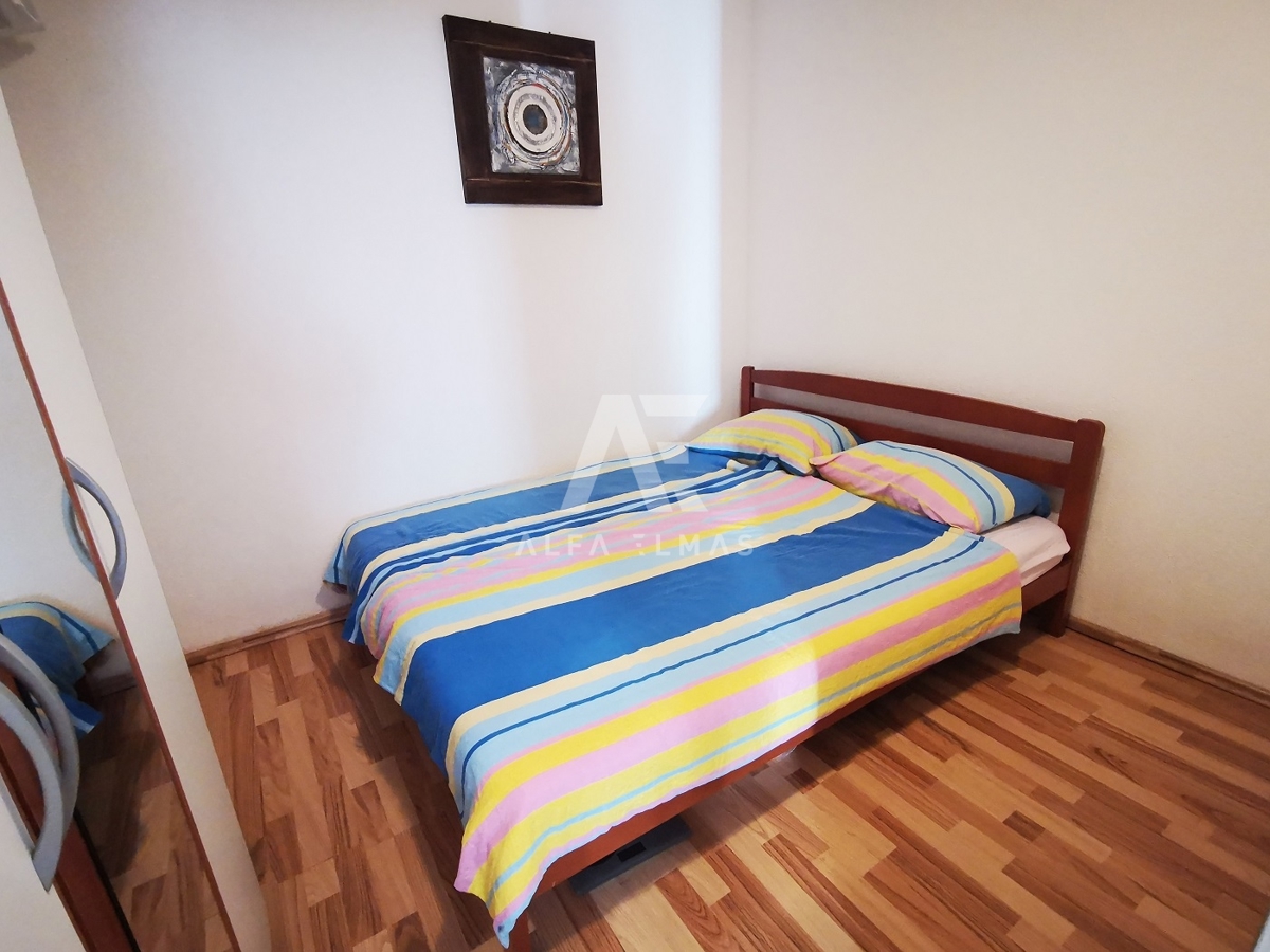 Šilo, stanovanje na mirni lokaciji z velikim dvoriščem!! ID 343