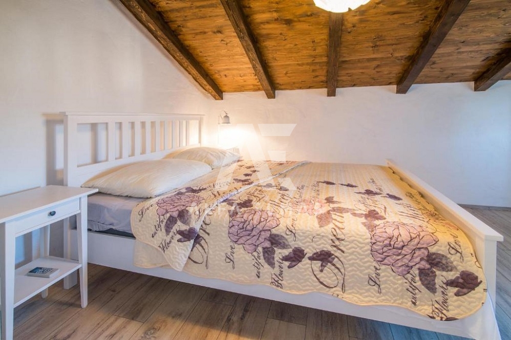Vrbnik, okolica, rustikalna kamnita vila z bazenom!! ID 376
