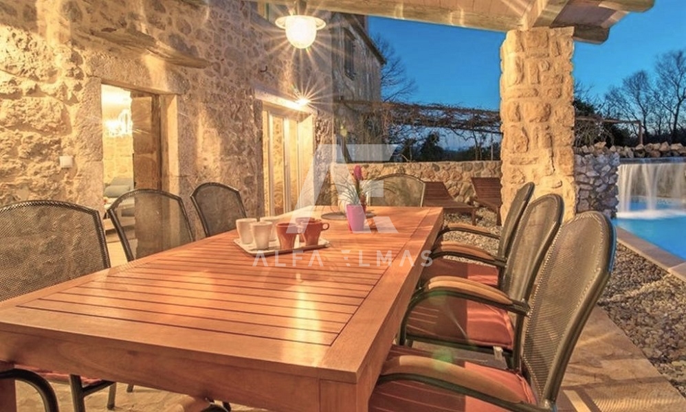 Vrbnik, okolica, rustikalna kamnita vila z bazenom!! ID 376