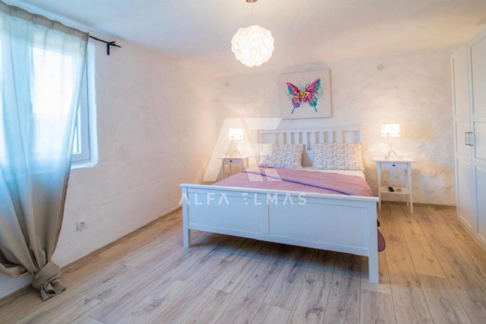 Vrbnik, okolica, rustikalna kamnita vila z bazenom!! ID 376