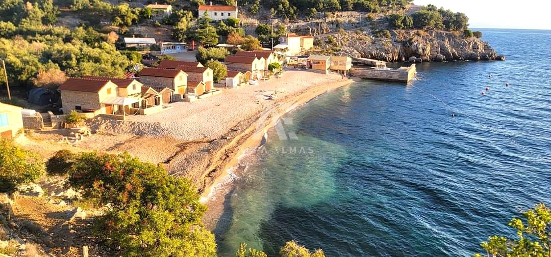 Hiša na Cresu blizu plaže, idealna za miren oddih! ID 561