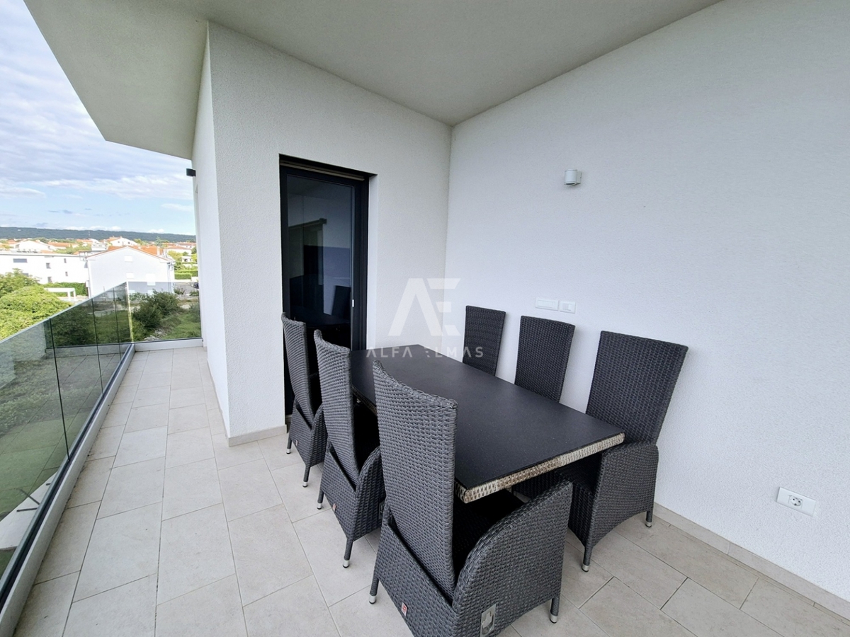 Malinska, razkošen penthouse z bazenom in pogledom na morje! ID 648