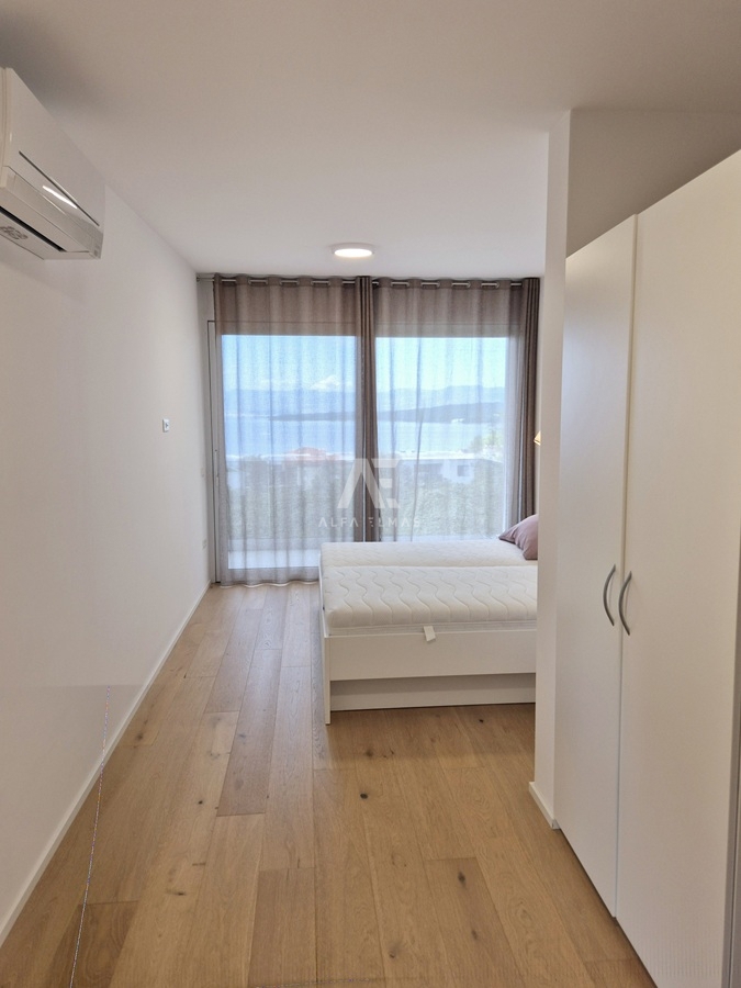 Malinska, razkošen penthouse z bazenom in pogledom na morje! ID 648