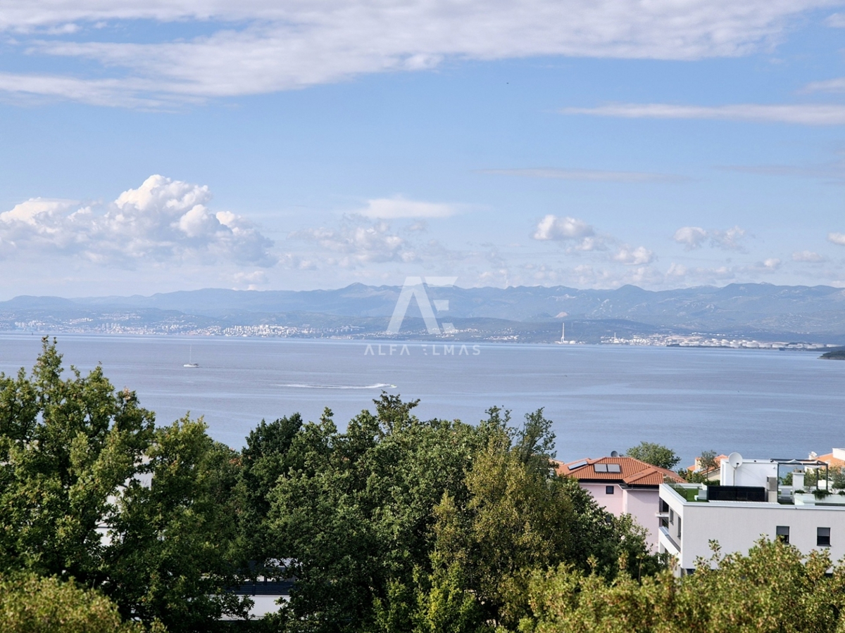 Malinska, razkošen penthouse z bazenom in pogledom na morje! ID 648