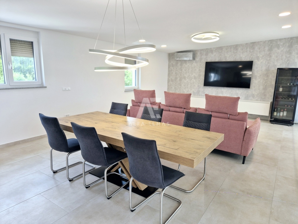 Malinska, razkošen penthouse z bazenom in pogledom na morje! ID 648