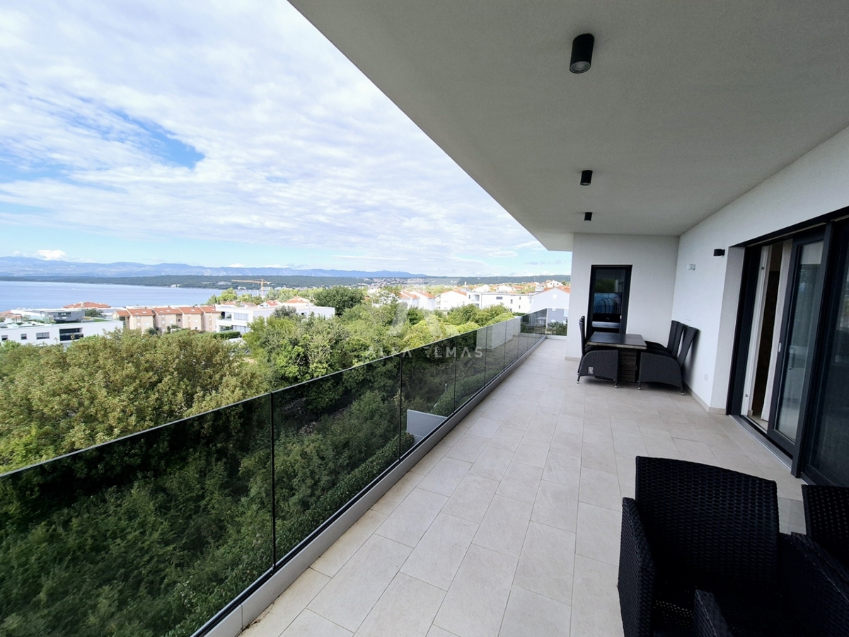 Malinska, razkošen penthouse z bazenom in pogledom na morje! ID 648