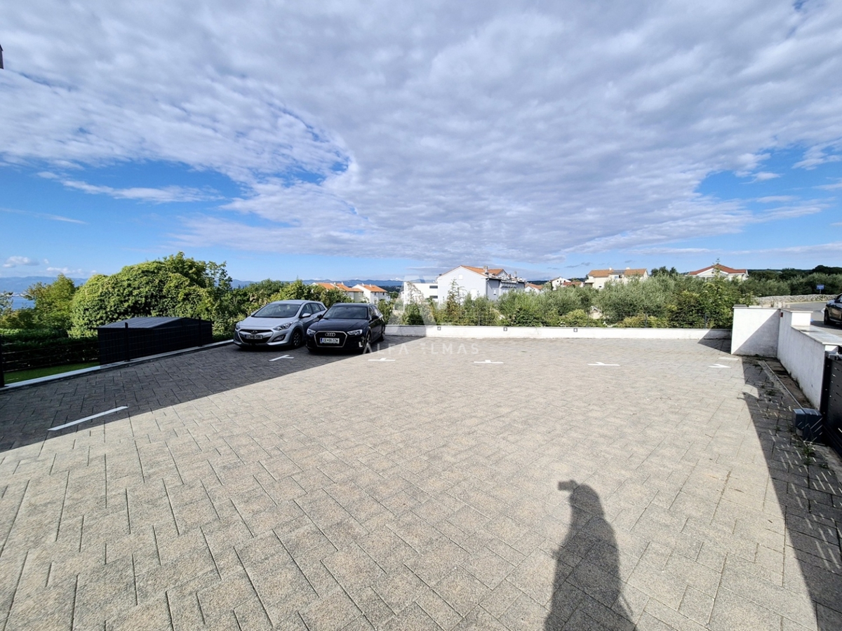 Malinska, razkošen penthouse z bazenom in pogledom na morje! ID 648