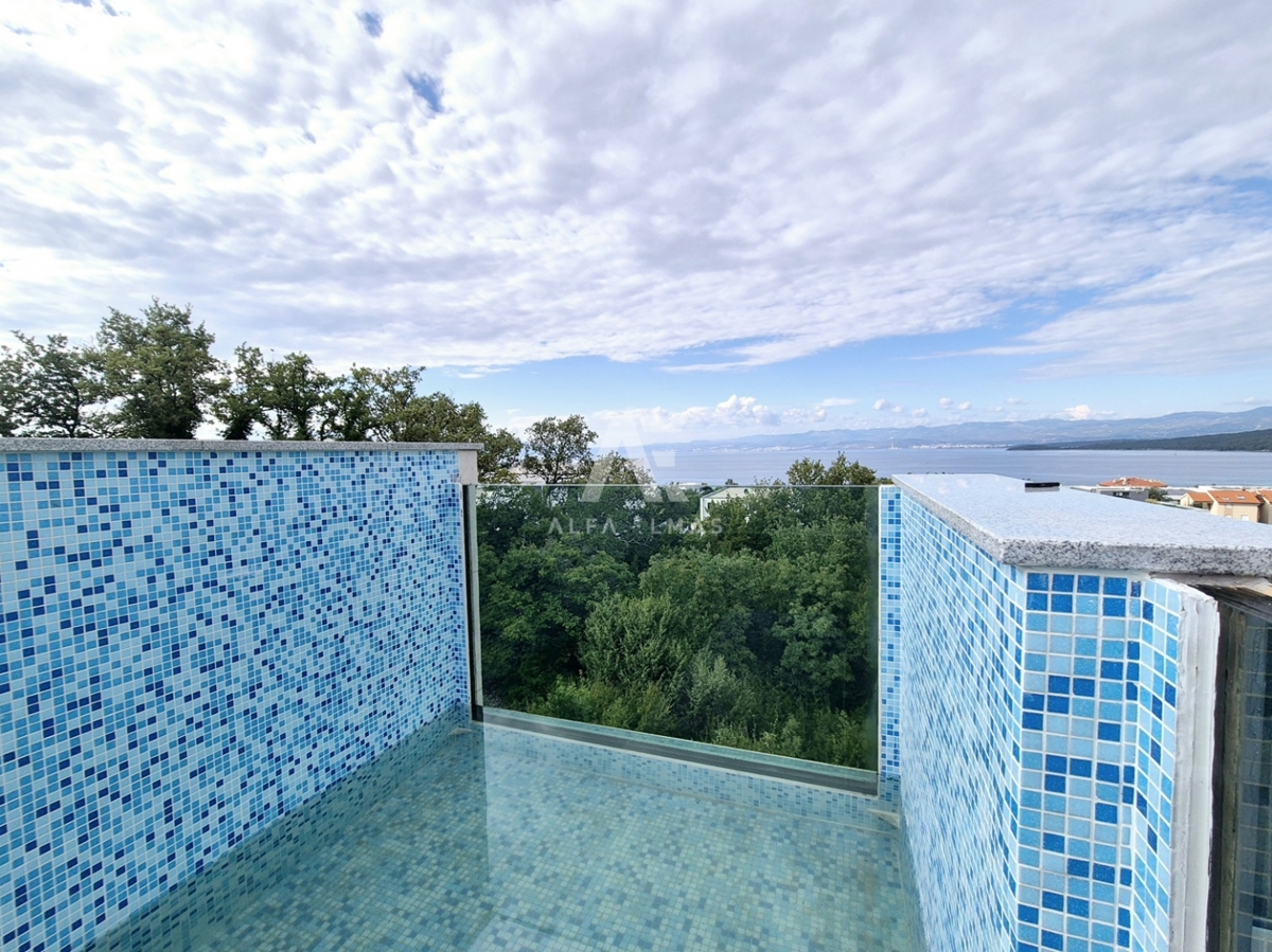 Malinska, razkošen penthouse z bazenom in pogledom na morje! ID 648