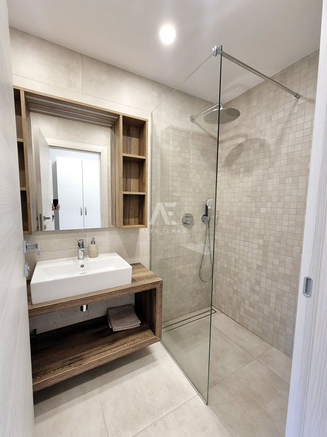 Malinska, razkošen penthouse z bazenom in pogledom na morje! ID 648