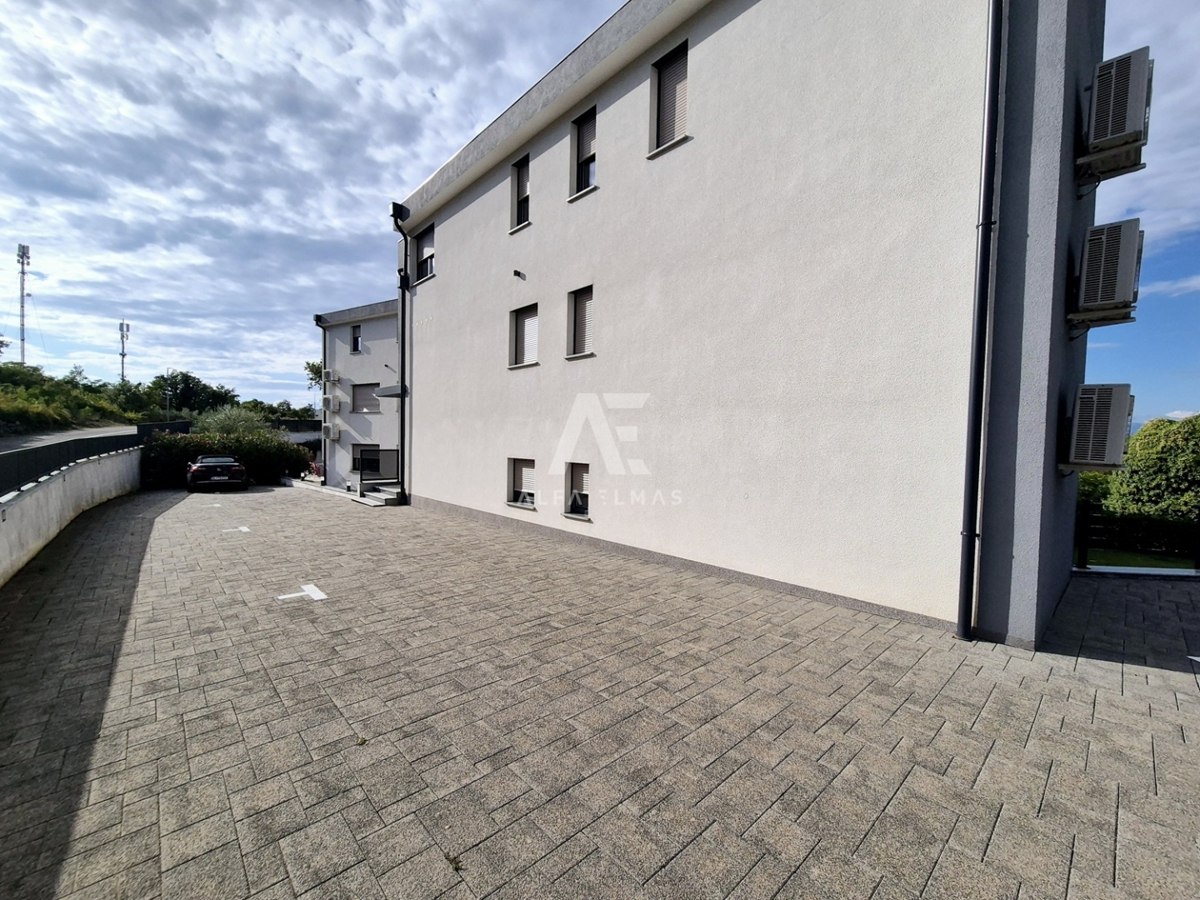 Malinska, razkošen penthouse z bazenom in pogledom na morje! ID 648