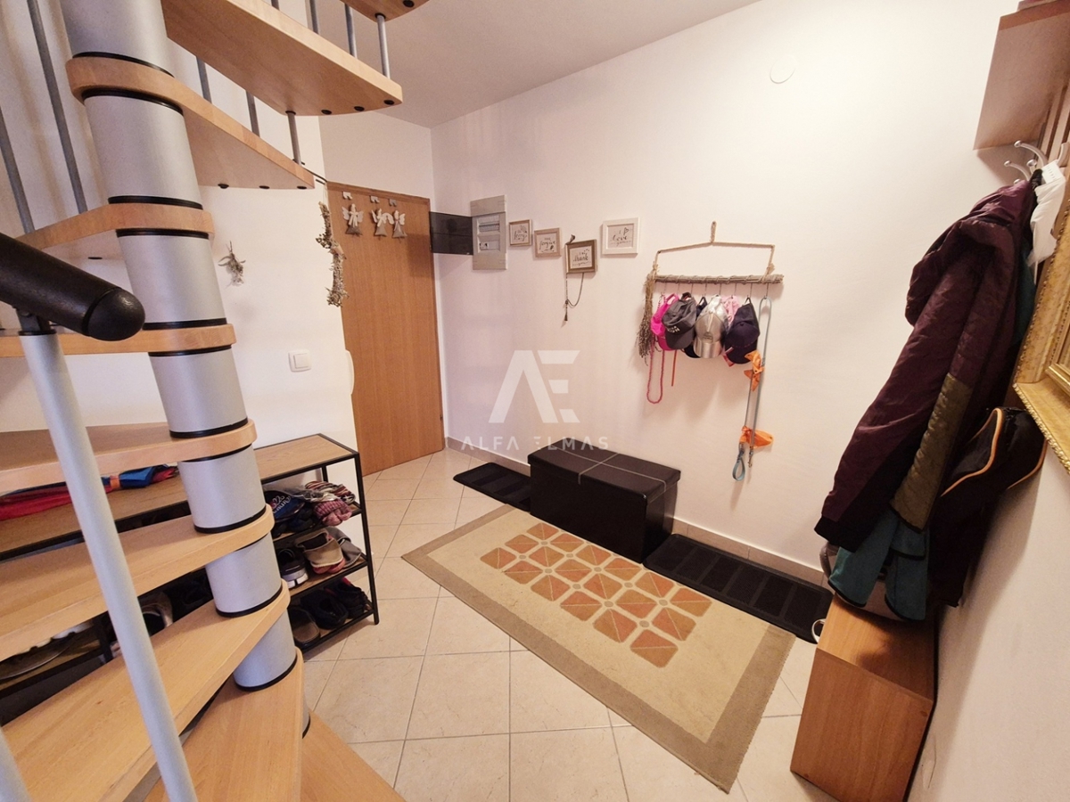 Malinska, dvoetažno stanovanje s pogledom na morje! ID 653