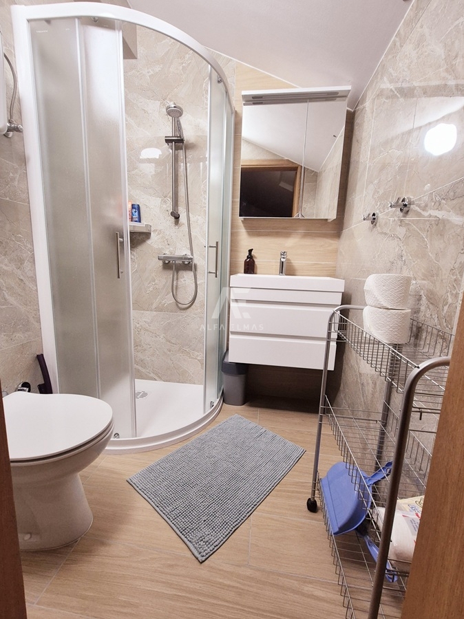 Malinska, dvoetažno stanovanje s pogledom na morje! ID 653