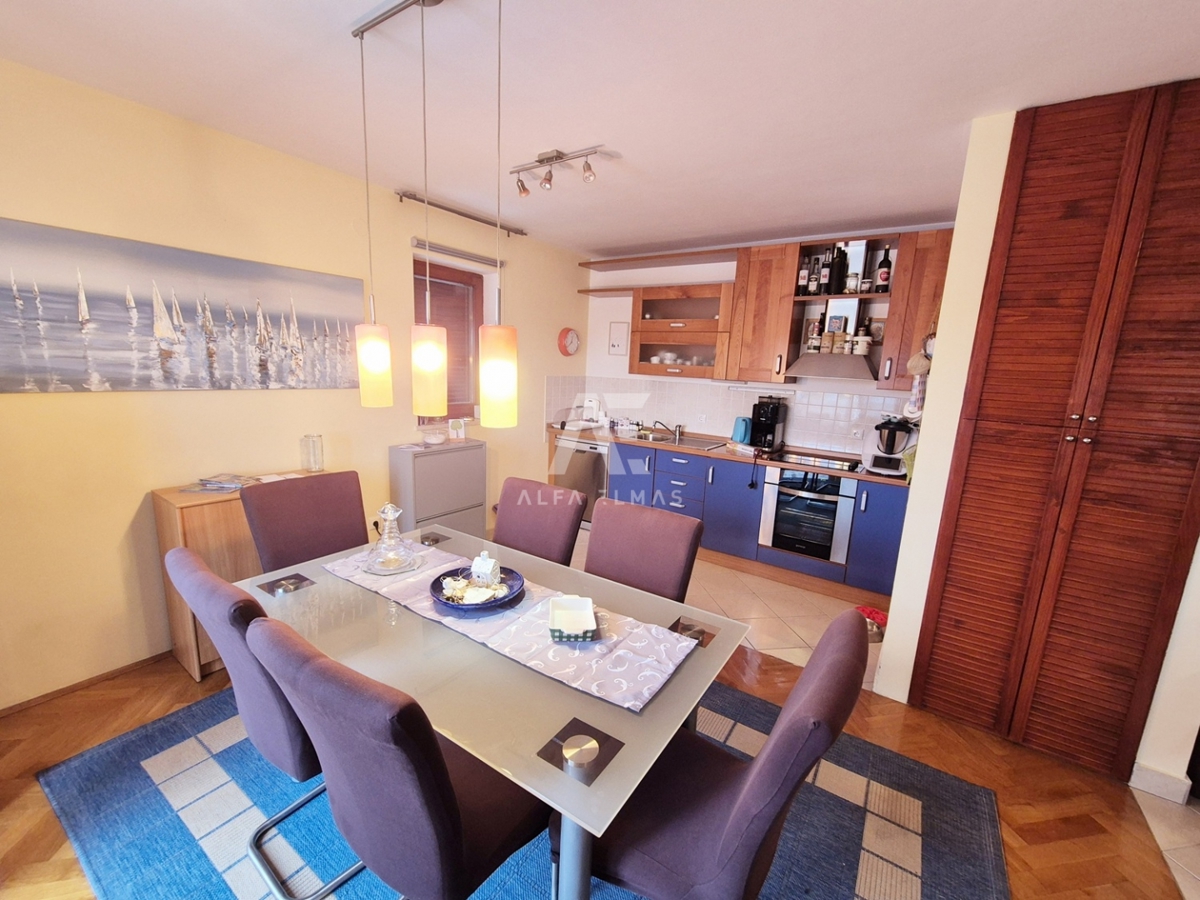 Malinska, dvoetažno stanovanje s pogledom na morje! ID 653