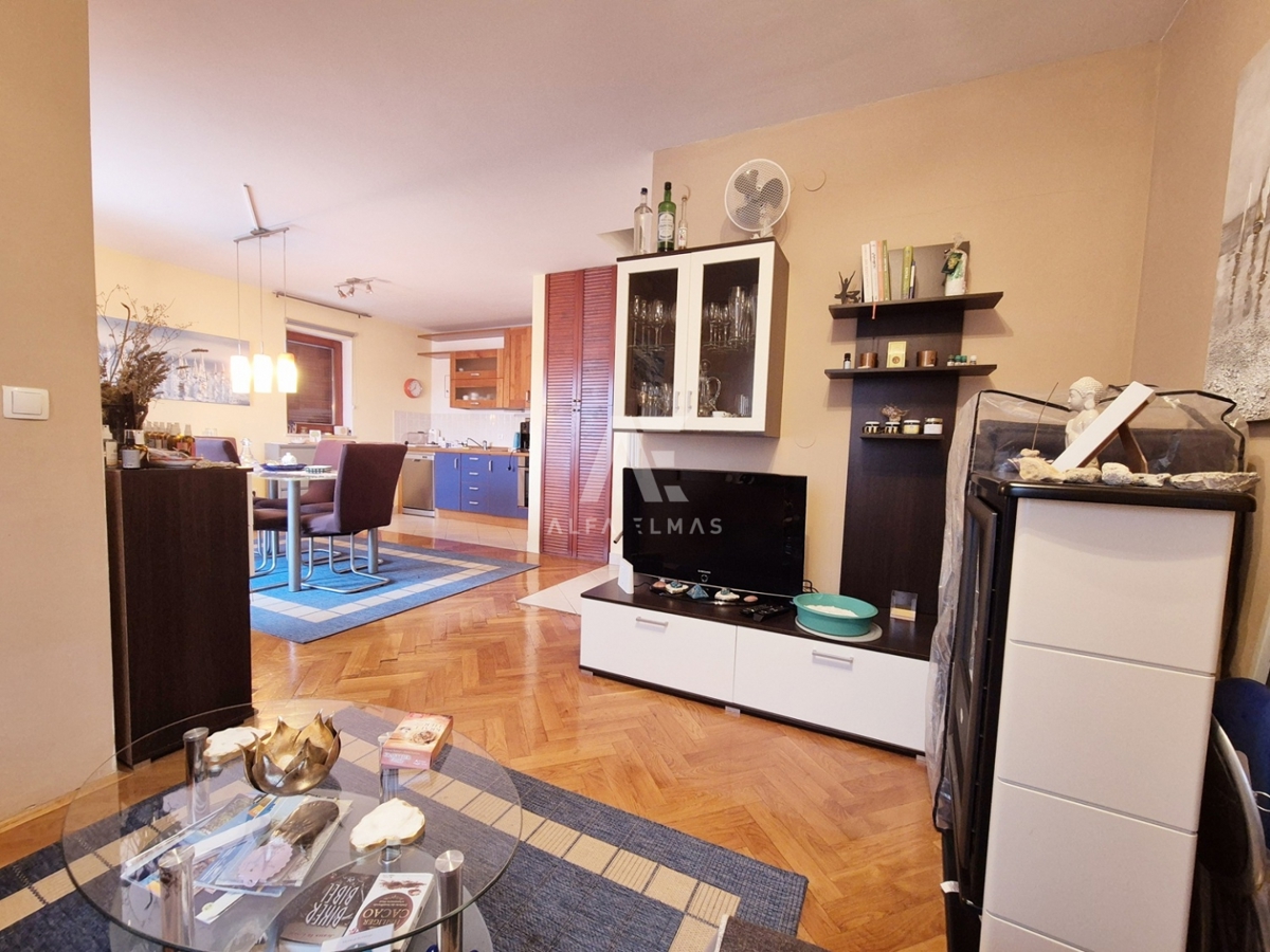 Malinska, dvoetažno stanovanje s pogledom na morje! ID 653