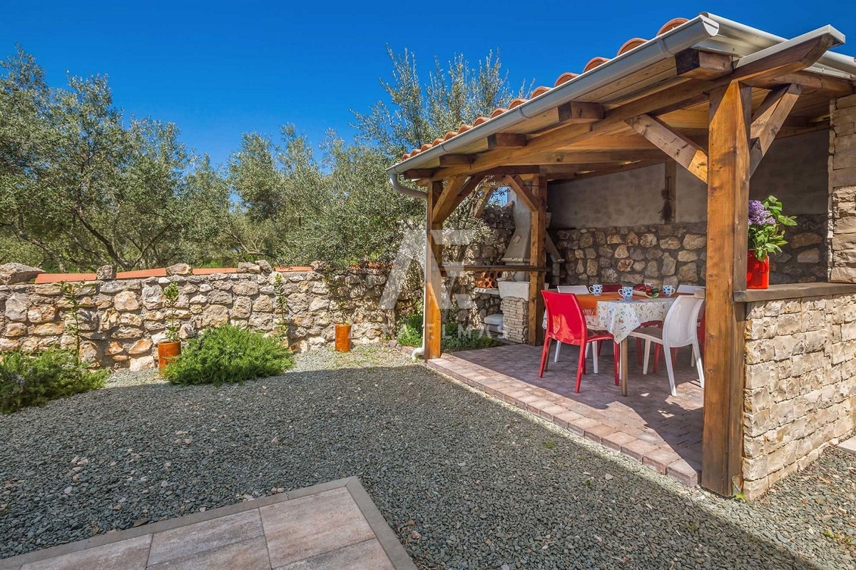 Krk, okolica, mediteranska hiša dvojček na mirni lokaciji, ID 65