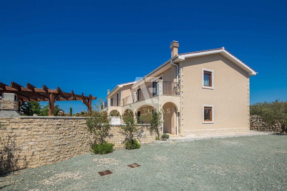 Krk, okolica, mediteranska hiša dvojček na mirni lokaciji, ID 65
