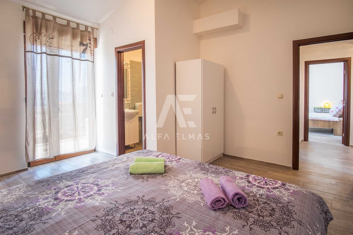 Krk, okolica, mediteranska hiša dvojček na mirni lokaciji, ID 65