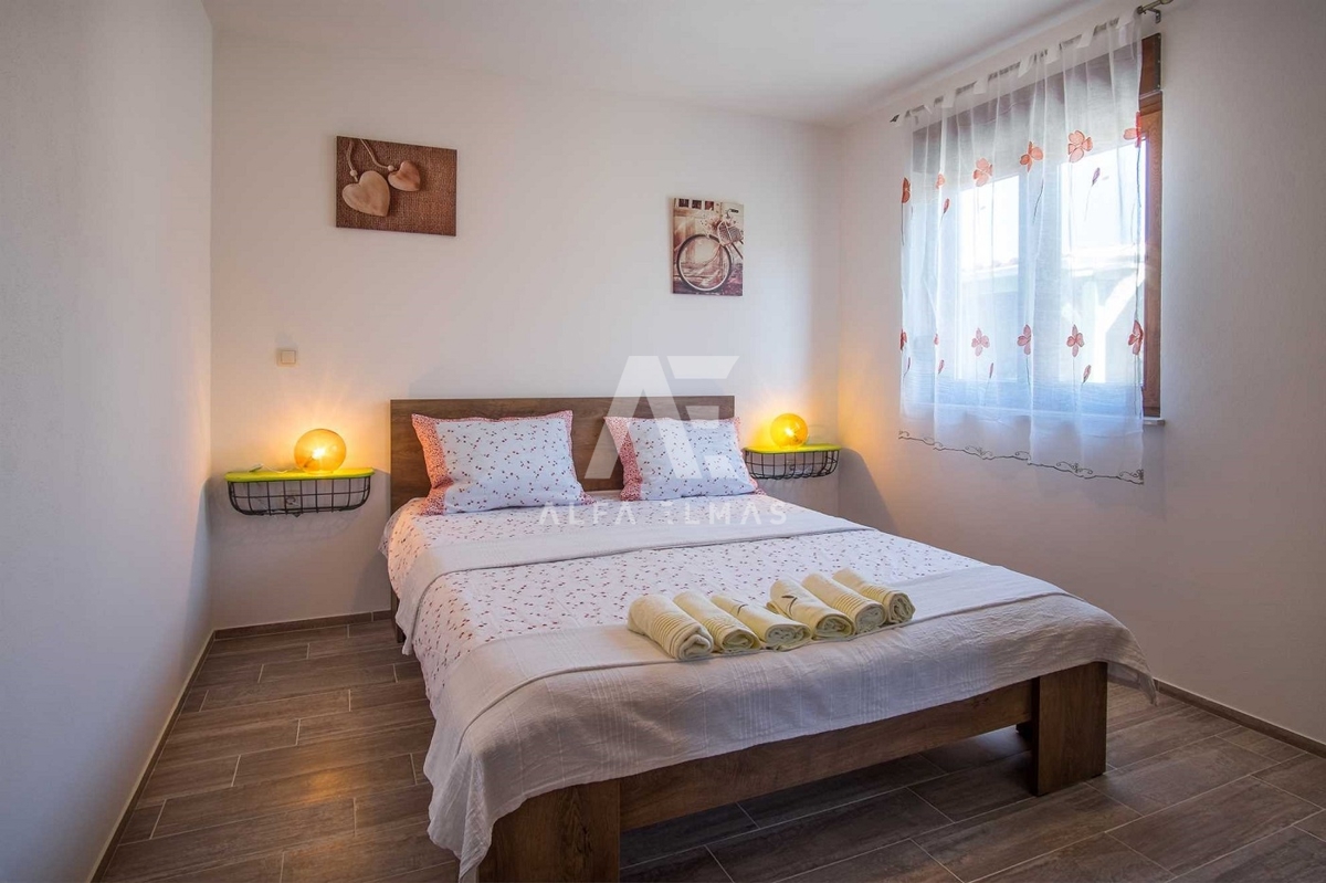Krk, okolica, mediteranska hiša dvojček na mirni lokaciji, ID 65
