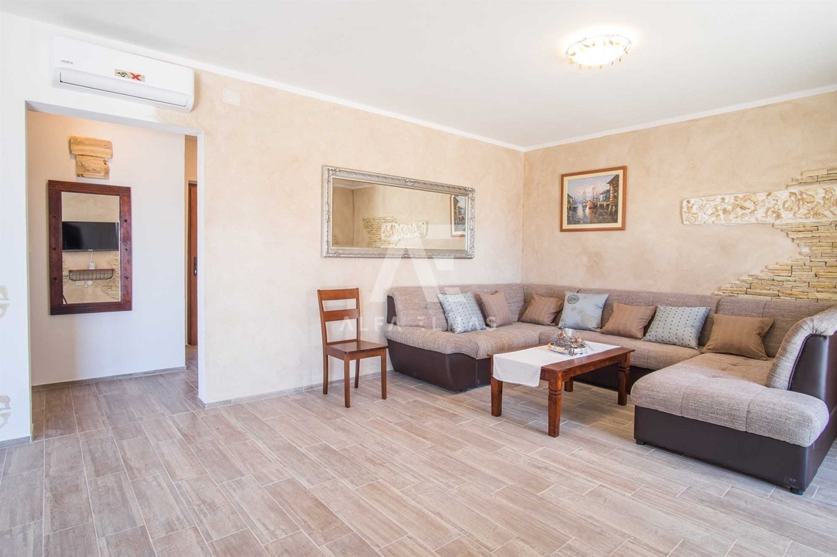 Krk, okolica, mediteranska hiša dvojček na mirni lokaciji, ID 65