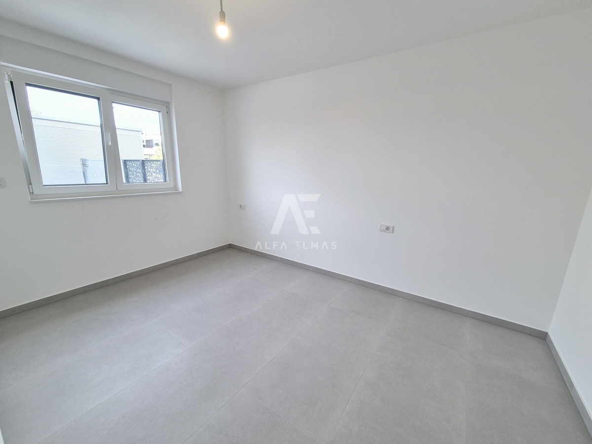 Malinska, two apartments with sea view and garden! ID 441