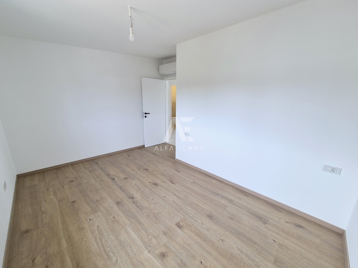 Malinska, two apartments with sea view and garden! ID 441