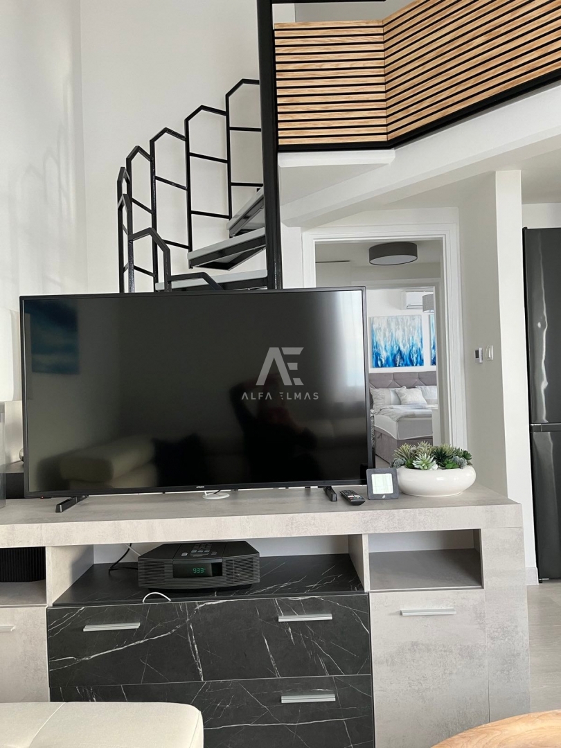 Malinska, razkošno stanovanje z galerijo in pogledom na morje! ID 647