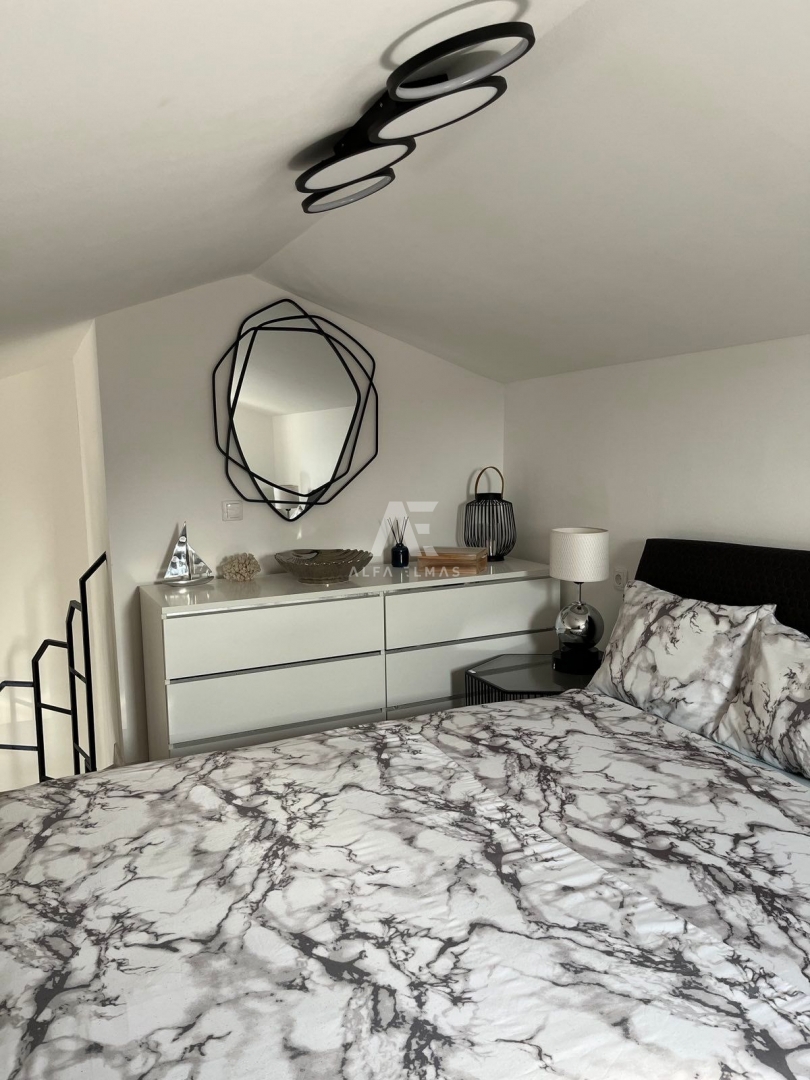 Malinska, razkošno stanovanje z galerijo in pogledom na morje! ID 647