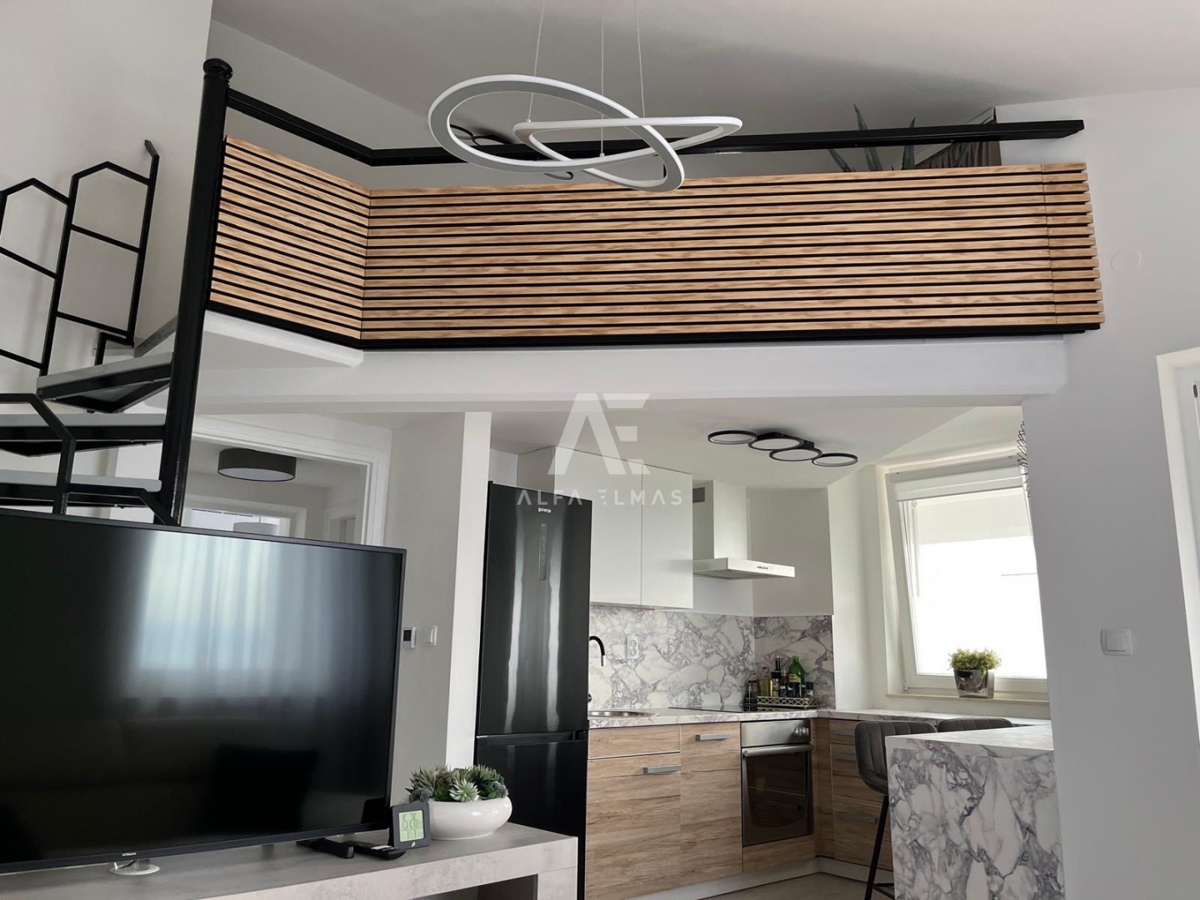 Malinska, razkošno stanovanje z galerijo in pogledom na morje! ID 647