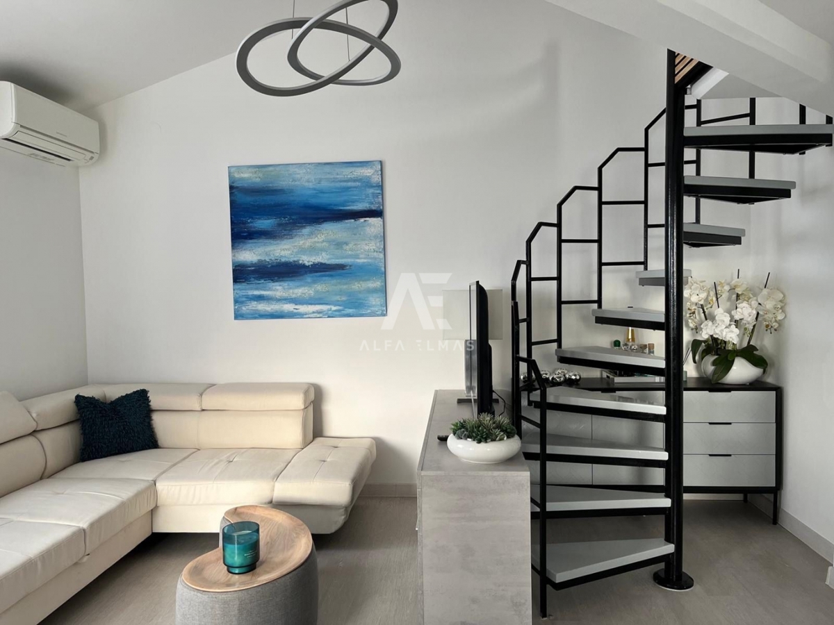 Malinska, razkošno stanovanje z galerijo in pogledom na morje! ID 647