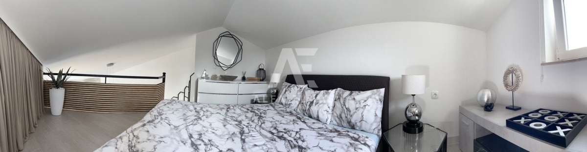 Malinska, razkošno stanovanje z galerijo in pogledom na morje! ID 647