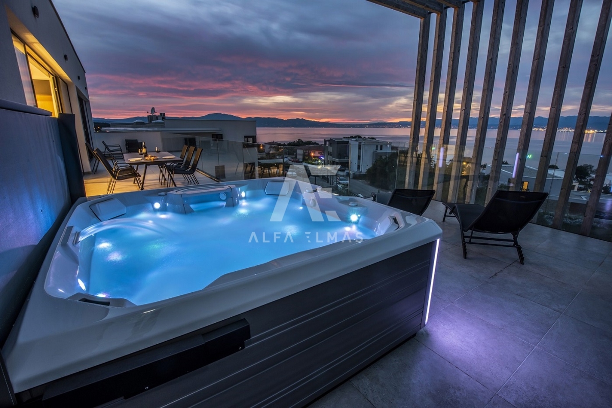 Malinska, luksuzni penthouse s panoramskim pogledom na morje! ID 19